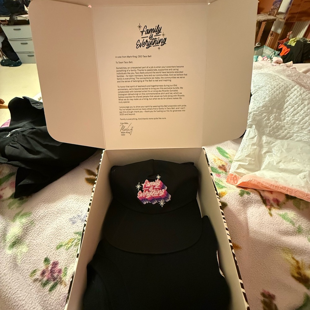 TACO BELL- “Family Is Everything” set. XXL Black Tee & hat.